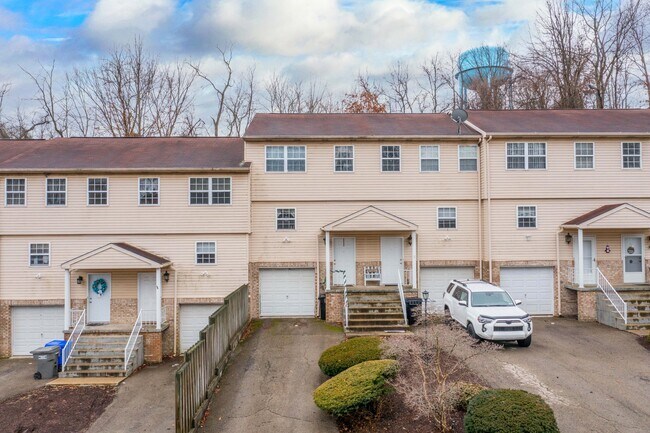 Photo - 159F Londonderry Dr