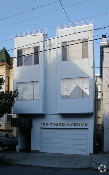 125 3rd Ave