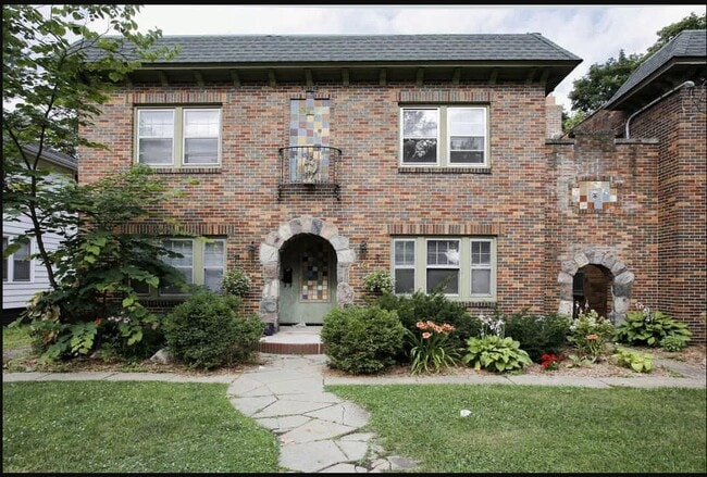 Building Photo - Beckman Unit 18