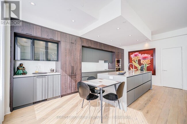 Photo - 151 Avenue Rd Unité 204