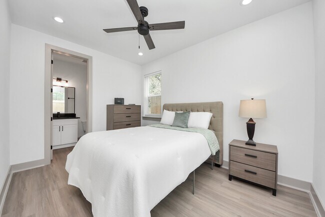 Photo - 5313 Kindred Gdn Ln