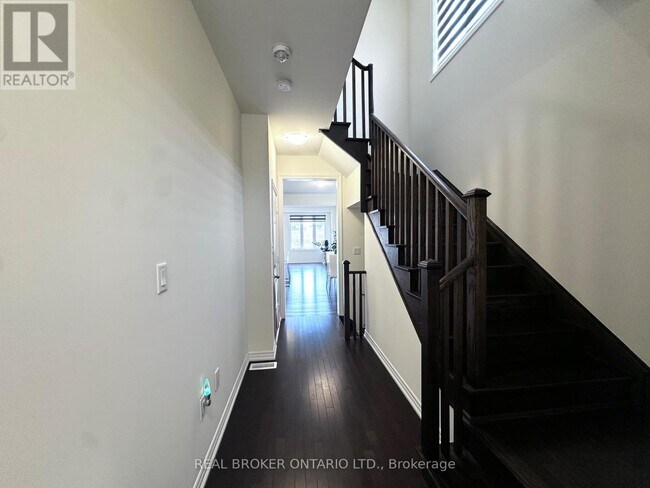 Photo - 185 Hayrake St