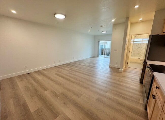 Photo - 3108 Seacrest Ave Unit 202