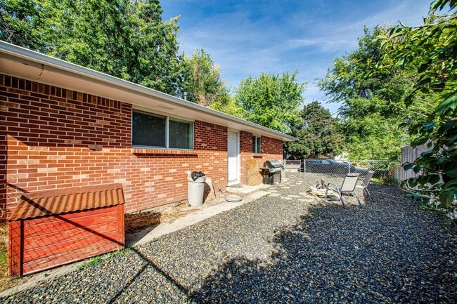 Building Photo - 1509 S Leadville Ave Unit 1507A