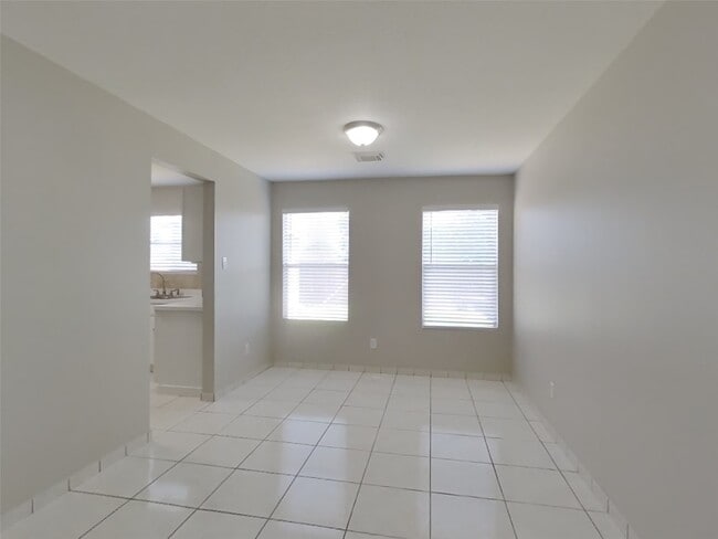 Photo - 1518 Carbonear Dr