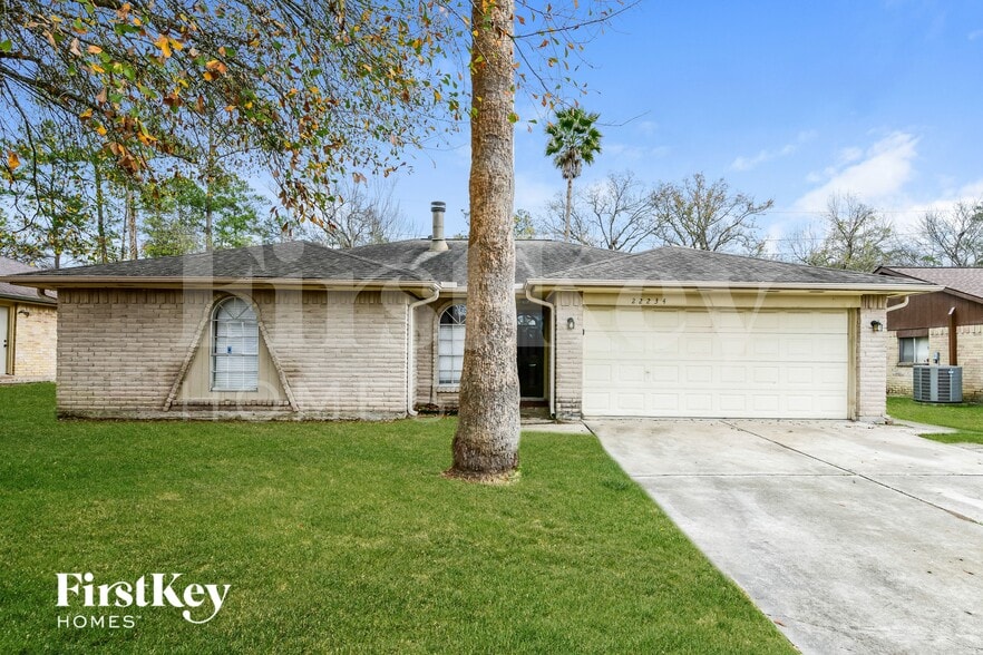 22234 Waynegate Dr