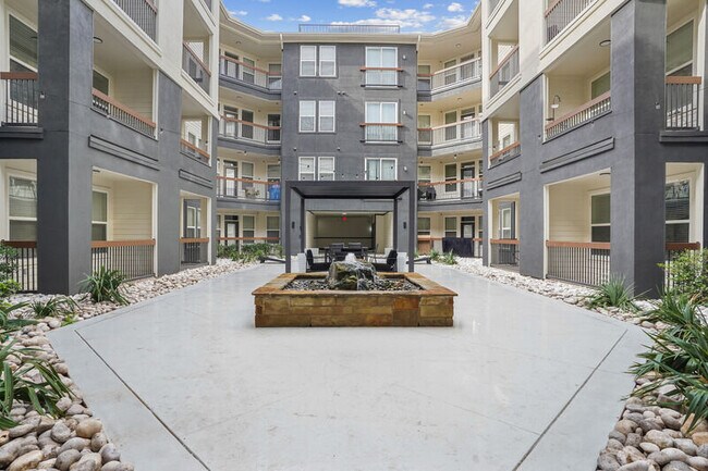 Photo - 4000 Hulen Apartments