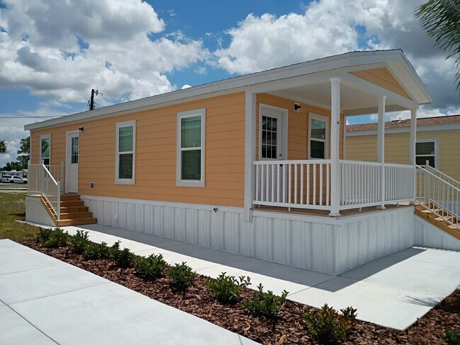 38 Lily Dr