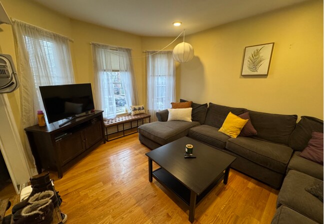 Photo - 10 Jay St