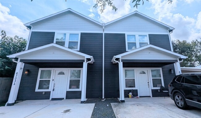 Building Photo - 6703 St Augustine St Rental