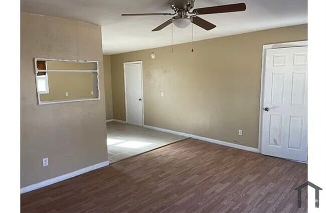 Building Photo - 12704 NE 40th St Rental