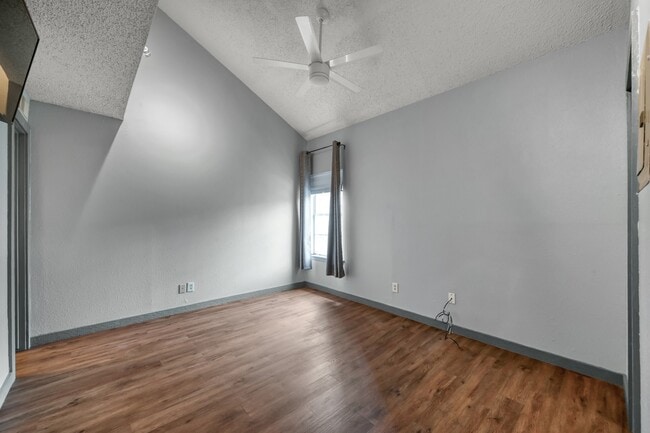 Photo - 12900 Walden Rd Unidad 216B