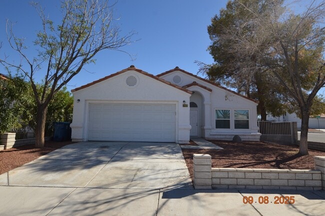 Building Photo - 8225 Mt Brodie Cir Rental