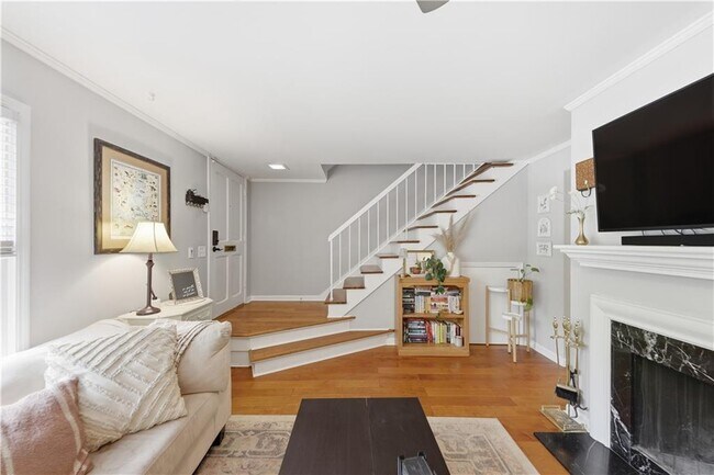 Photo - 174 Maribeau Square NW