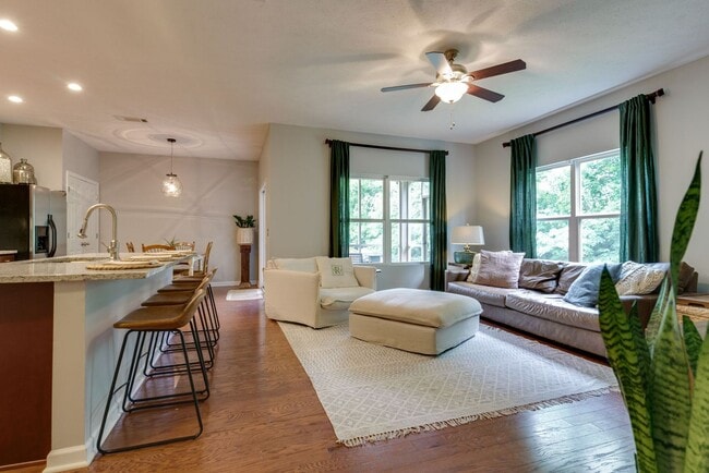 Photo - 3 Bed, 2 Bath One Level Home w/ Hardwood Throughout