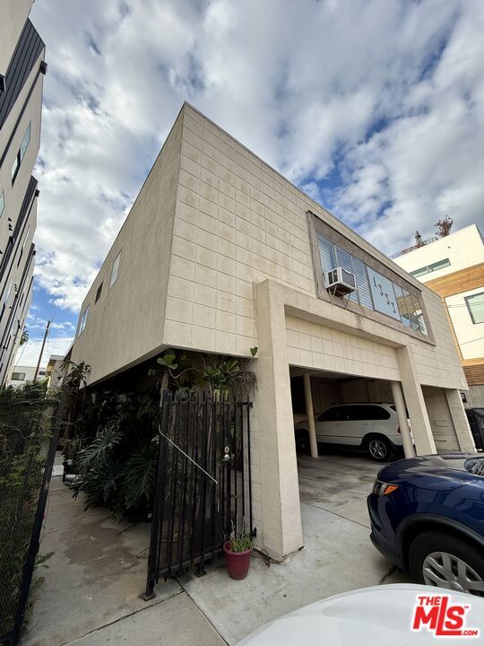 Photo - 1333 N Fuller Ave Unit 7