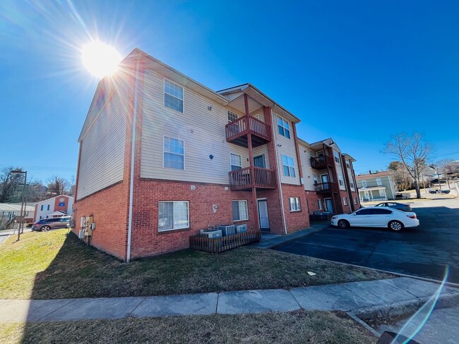Photo - 1110 Calhoun St Unit P