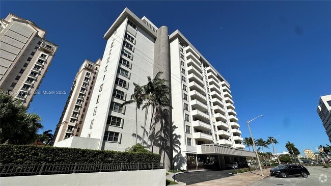 Building Photo - 625 Biltmore Way Unit 707 Rental