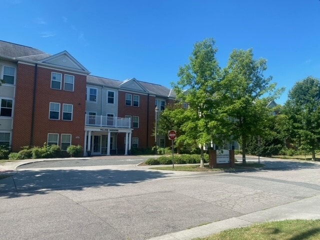 Photo - 1225 W 39th St