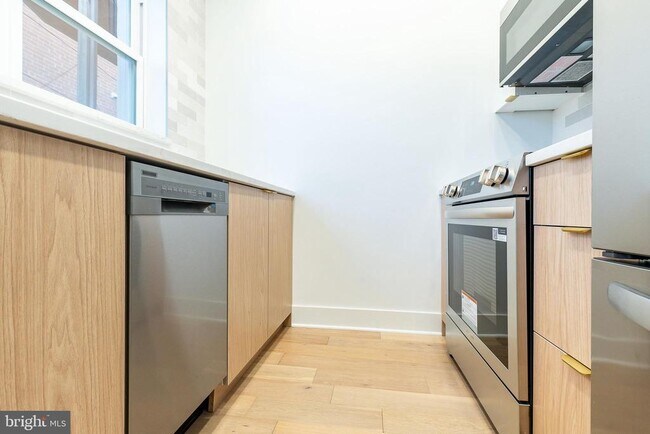 Photo - 2563 E Elkhart St