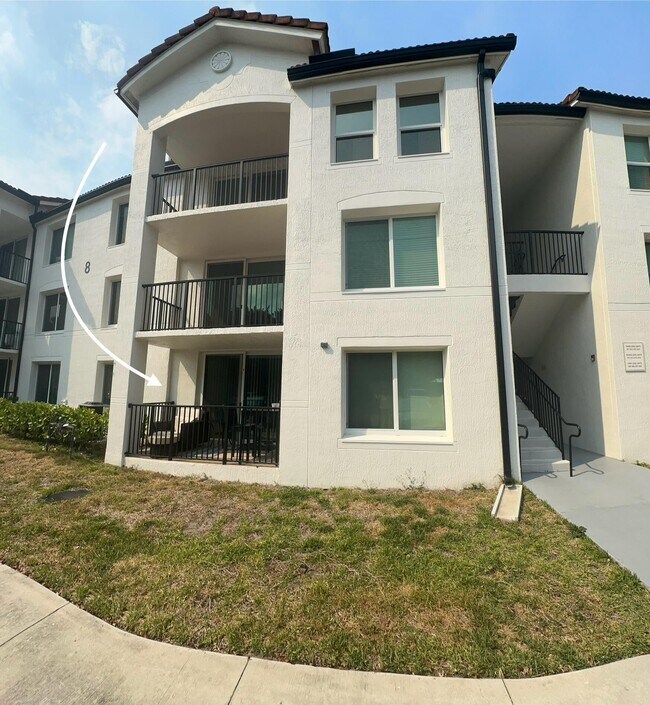 Photo - 805 Villa Cir