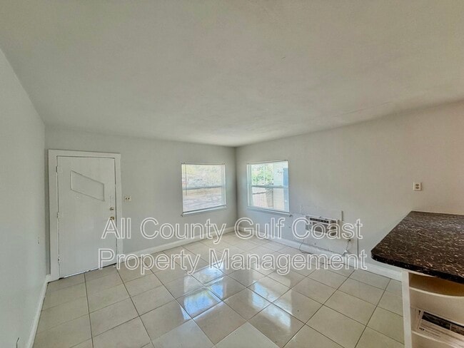 Photo - 1609 9th Ave W