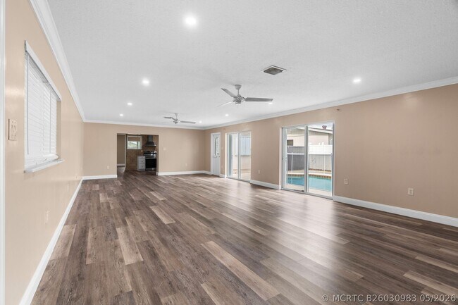 3201 Alice Dr
