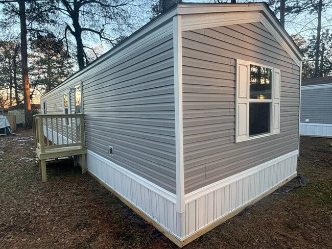 Building Photo - 3212 Plateau Dr