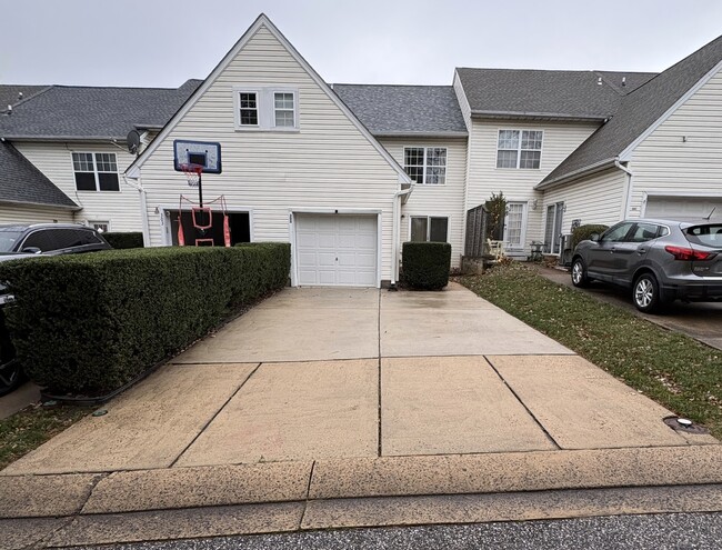 Photo - 305 Mount Royal Ave