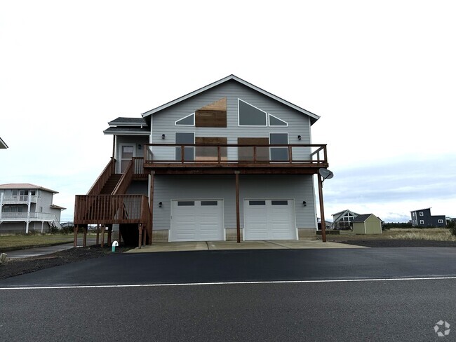 Building Photo - 1511 E Ocean Shores Blvd SW Rental