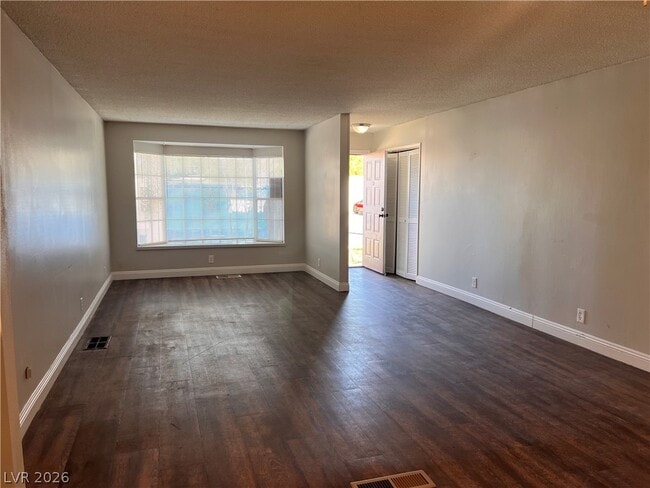 Photo - 5901 Idle Ave