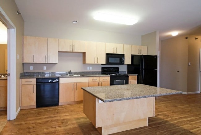 Photo - Mandan Place Apartments