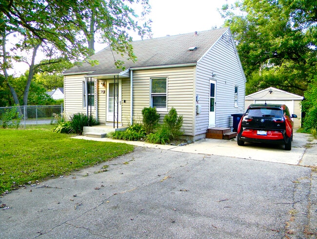Photo - OAKWOOD ST