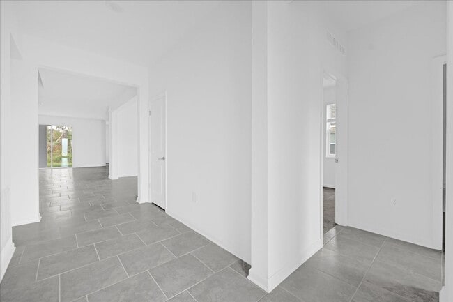 Photo - Brand New 4br for Lease in Apopka!!!