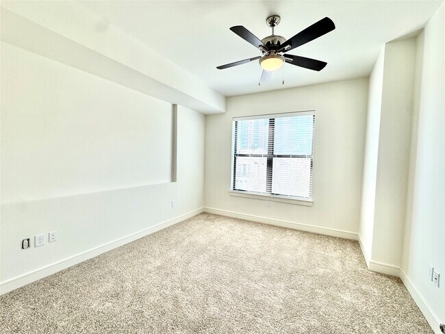 Photo - 2303 Mid Ln Unit 728