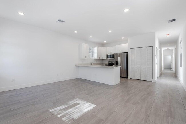 Photo - 3188 Hiawatha Ave