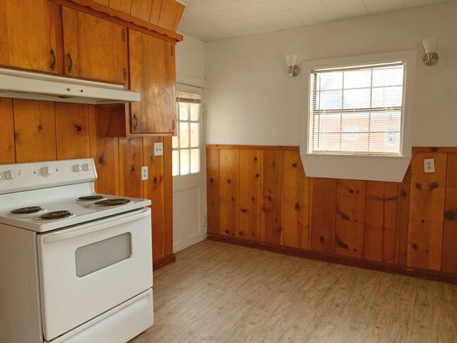 Photo - 3 bed 2 bath July Move In - Pre-Leasing