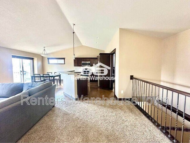 Photo - 9664 Alderwood Dr