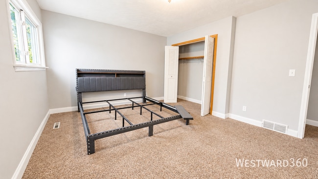 Photo - 2221 Belmont Ave