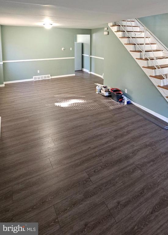 Photo - 1144 Collings Rd