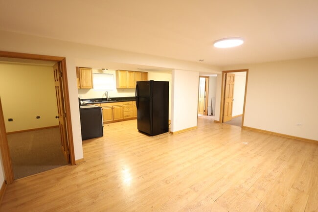 Photo - 9823 Linn Ave Unit 1