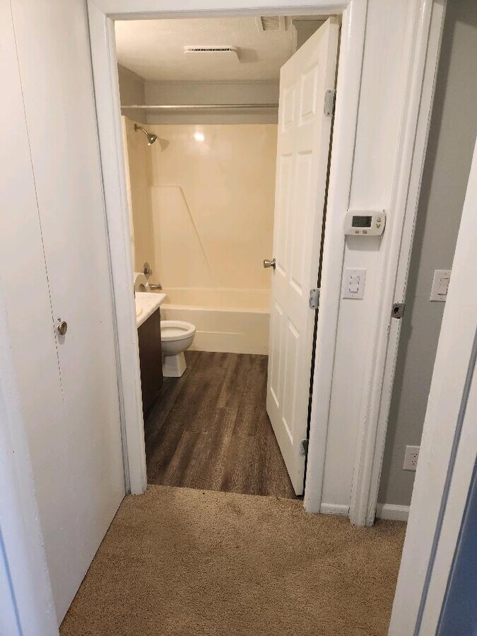 Photo - 1100 Northview Dr Unit HB13G