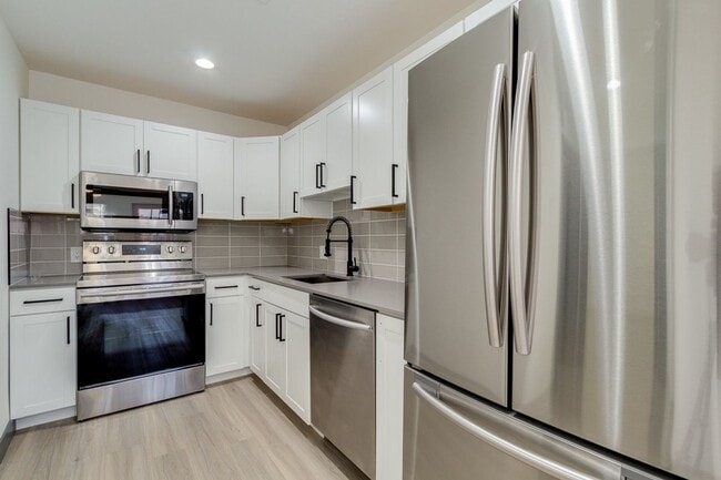 Building Photo - Two Bedroom in Old Town Scottsdale - Sparking Pool! Unit 3107 - 04