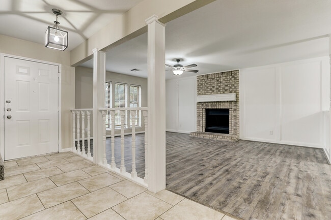 Photo - 427 Merriweather St