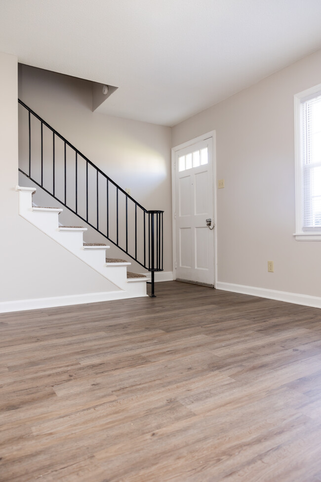 Living Room - Coat of Arms Apartments