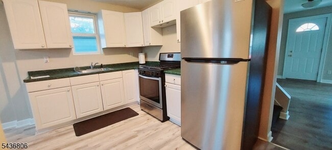 Photo - 31 Stewart Pl