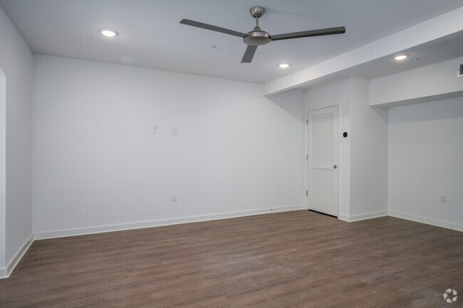 2BR, 2BA -1,058SF - Living / Dining Room - Lofts at Eastover