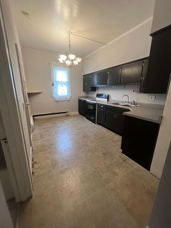 176 Washington Ave Unit 176 Washington Apt A