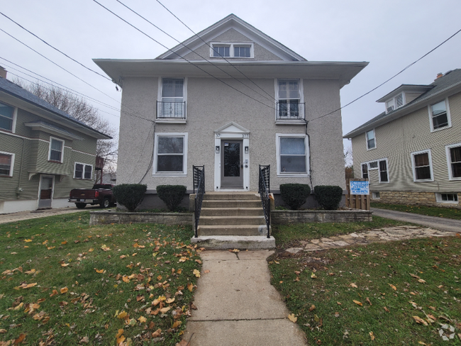 Building Photo - 371-373 Walnut Ave Unit 2 Rental