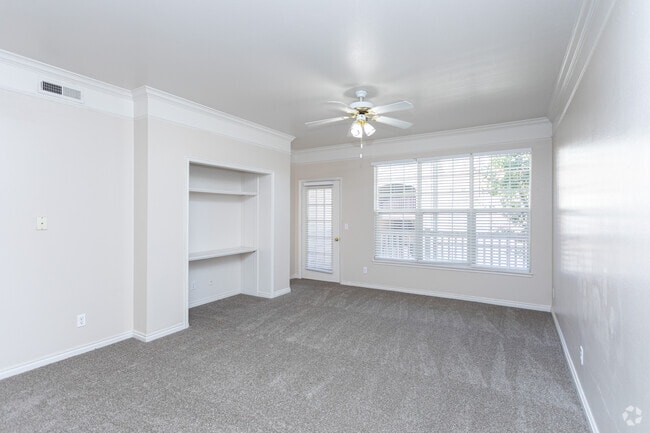 3BR, 2BA - 1,172SF - Living Room